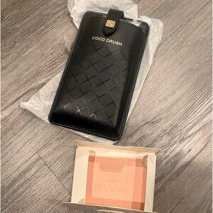 CHANEL COCO CRUSH VIP Novelty Smartphone Case BLACK and pink  mirror/ holder NEW